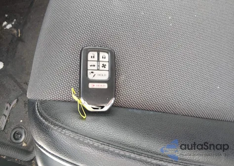 2018 Honda Clarity Plug-In Hybrid из США, поврежденный, VIN JHMZC5F13JC007440